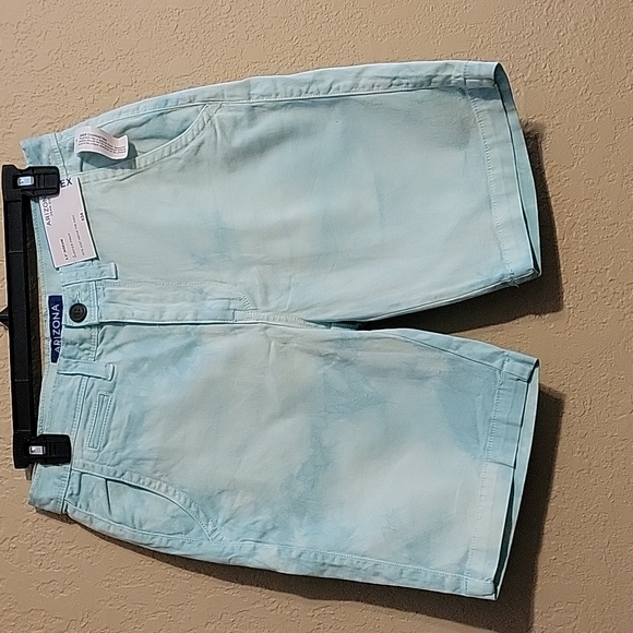 Arizona Jean Company Other - NWT Arizona Jean Co men's size 29 waist aqua tie die surfer prep shorts